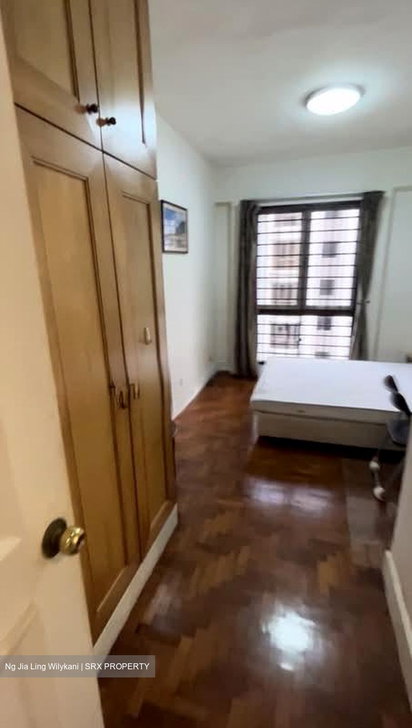 Parkview Apartments (D23), Apartment #568825201